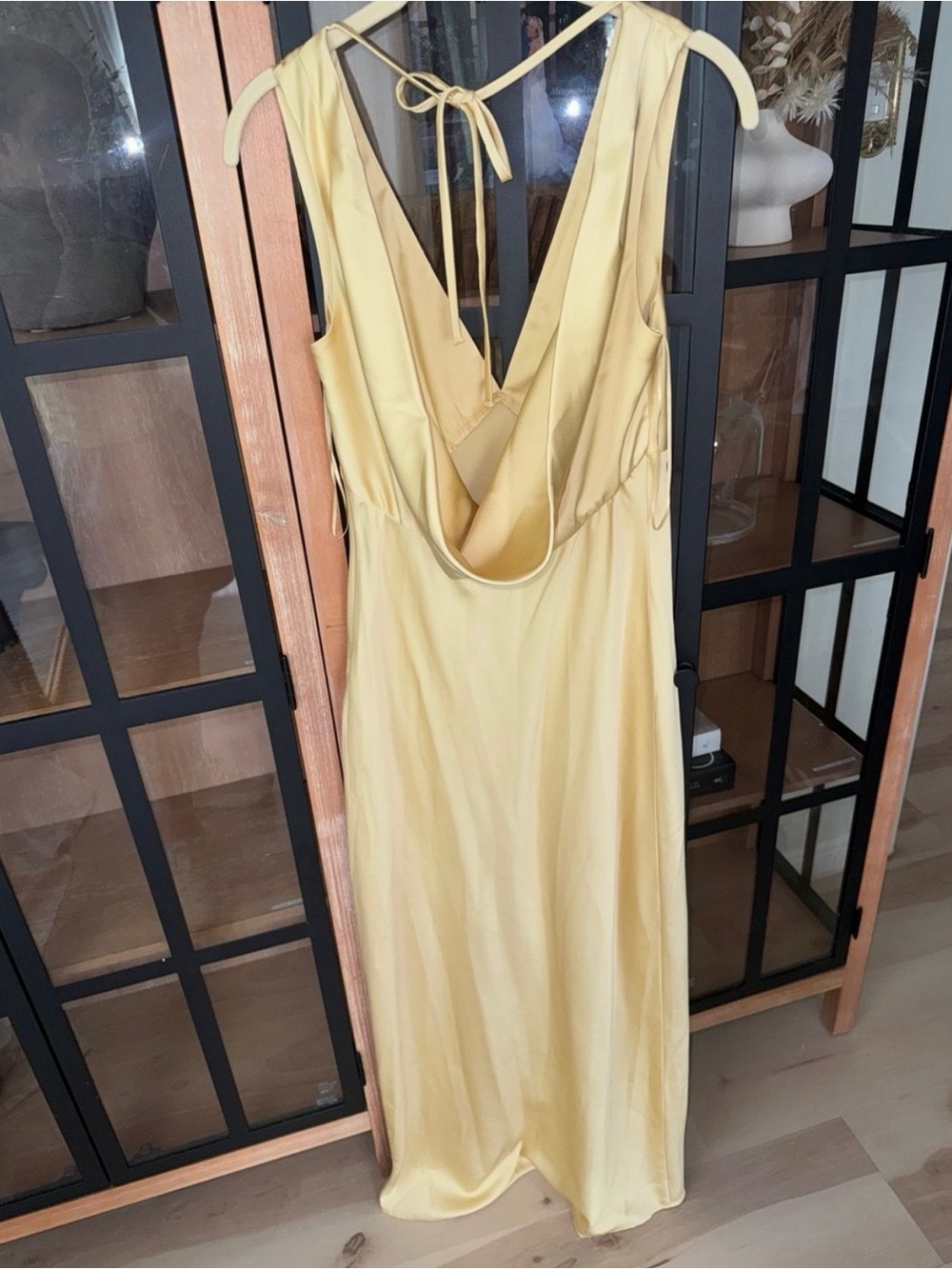 Abercrombie & Fitch Butter Yellow V-Neck Maxi Dress - Picture 5 of 6